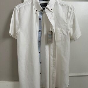 Short sleeve button down